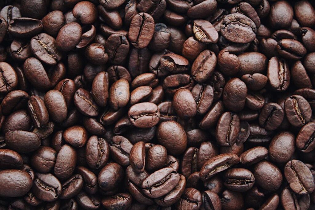 Dlaczego rano pijemy kawę?